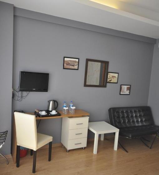 Четырехместный Номер Стандарт, Retropera