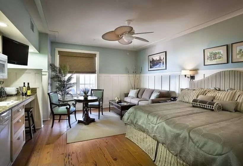 Deluxe-studio, The Inlet Sports Lodge