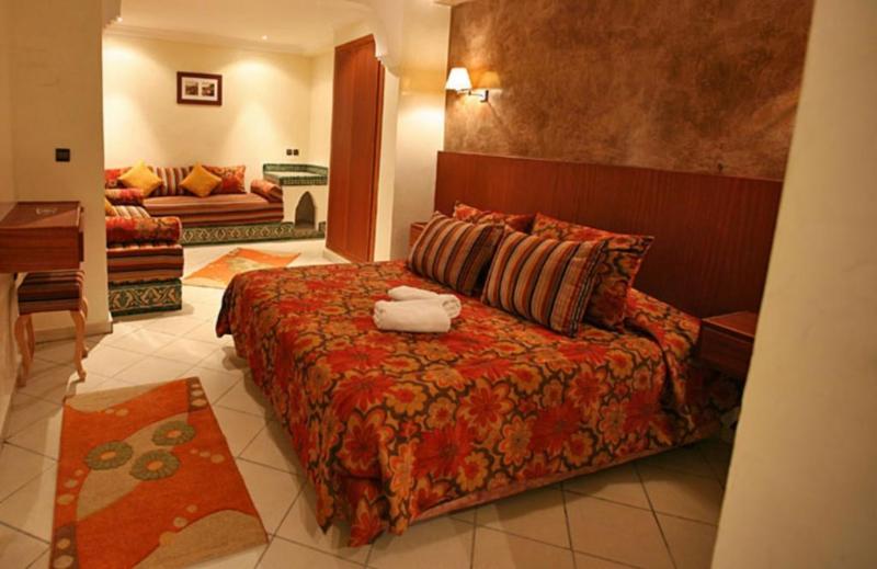 اتاق استاندارد چهار تخته, Ali