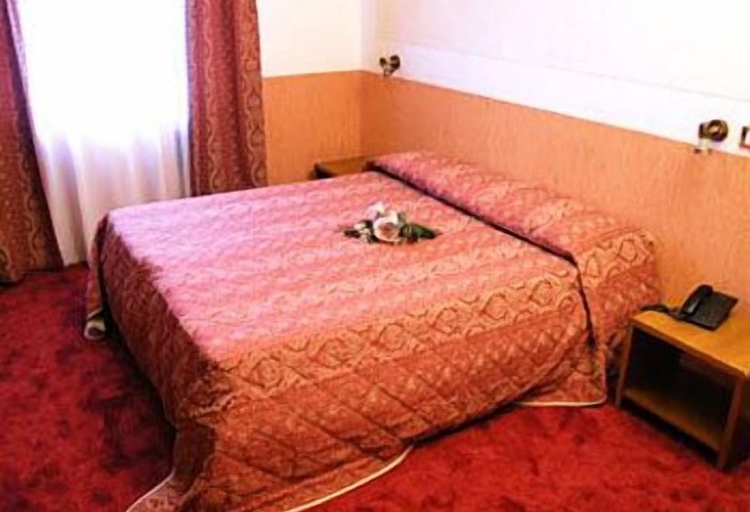 スタンダードトリプルルーム, Alla Bianca