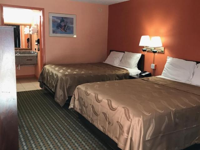 ２ダブルベッドのスタンダードルーム, College Inn Spartanburg