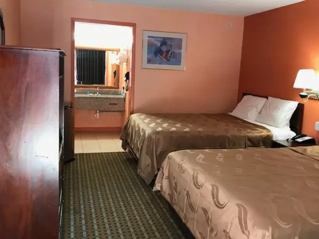 ２ダブルベッドのスタンダードルーム, College Inn Spartanburg
