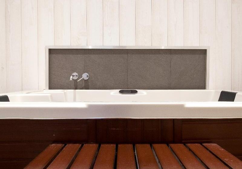 اتاق لوکس با وان آب گرم, Le Boutique Hotel & Spa