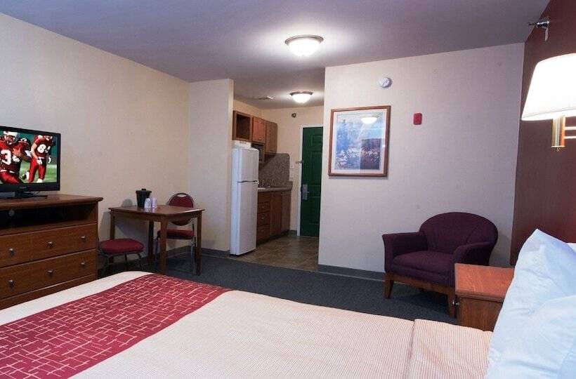 スイート, Red Roof Inn & Suites Dickinson
