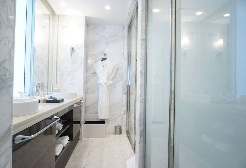 Номер Премиум, Solaria Nishitetsu Hotel Ginza
