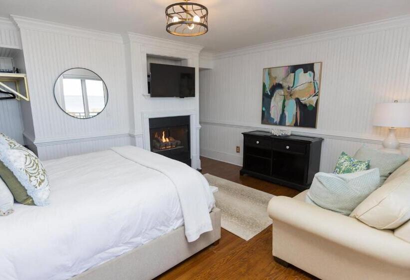 Люкс Вид на Море, The Burrus House Inn Waterfront Suites