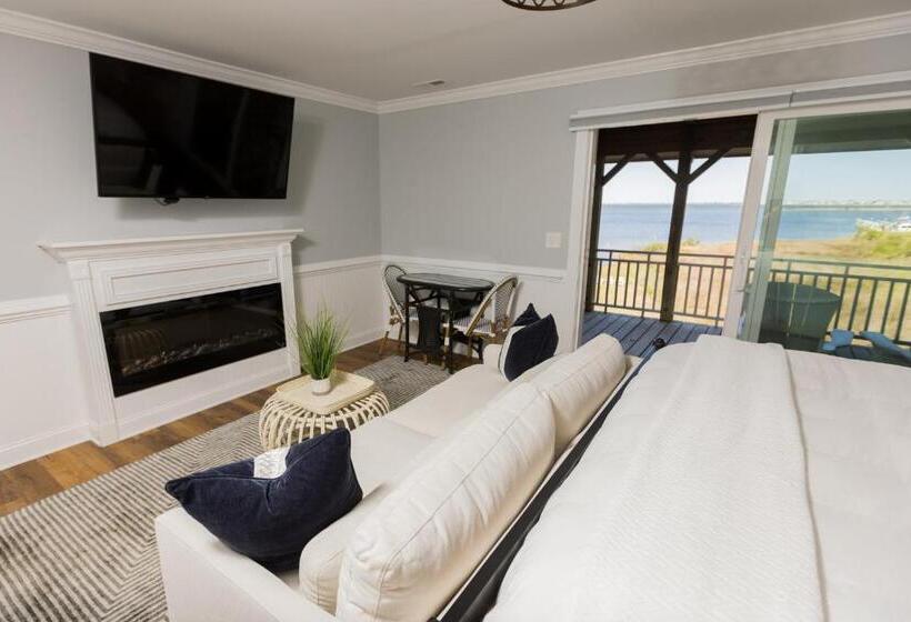 غرفة قياسية سرير كينج, The Burrus House Inn Waterfront Suites