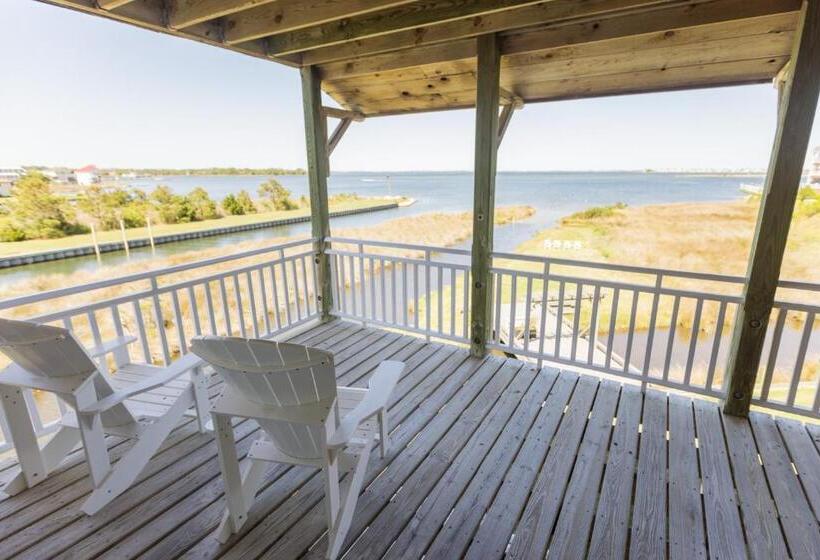 غرفة قياسية سرير كينج, The Burrus House Inn Waterfront Suites