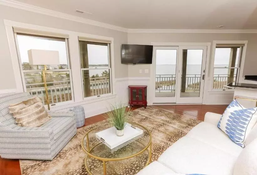 バルコニー付スイート, The Burrus House Inn Waterfront Suites