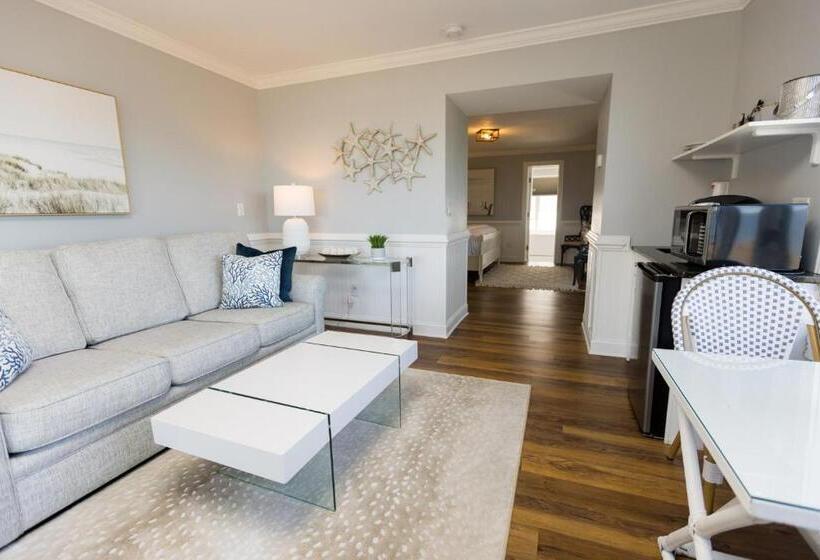 جناح ديلوكس مطل على البحر, The Burrus House Inn Waterfront Suites