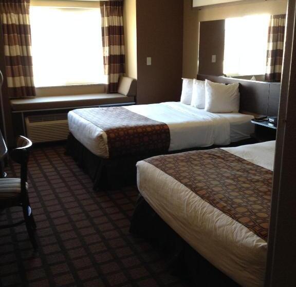 غرفة قياسية لذوى الاحتياجات الخاصة, Microtel Inn & Suites