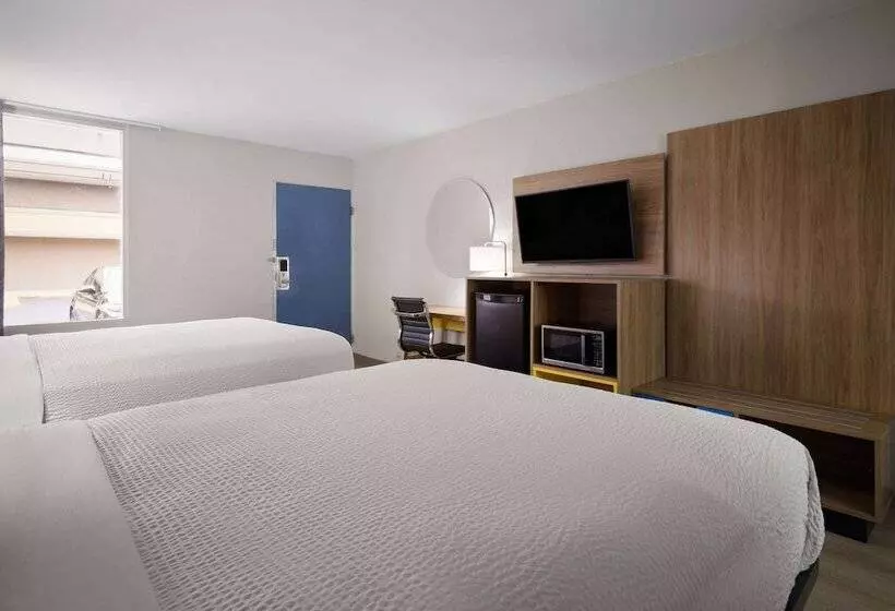 ２ダブルベッドのスタンダードルーム, Days Inn By Wyndham Montgomery I 85