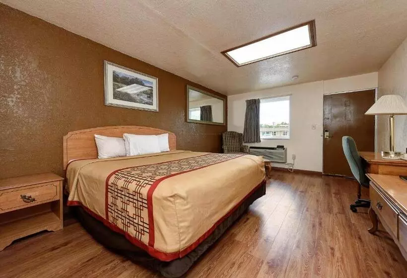 身障者適用キングサイズベッドルーム, Guest Inn Rogers