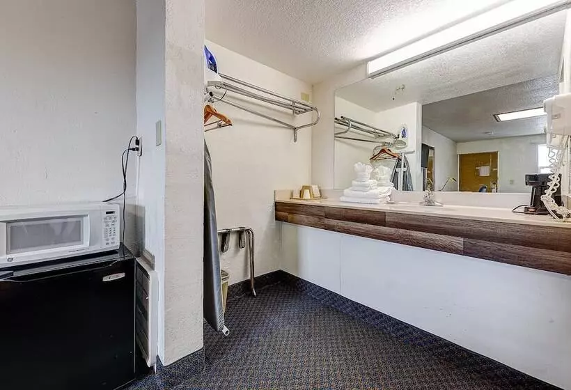 デラックスルーム, Guest Inn Rogers