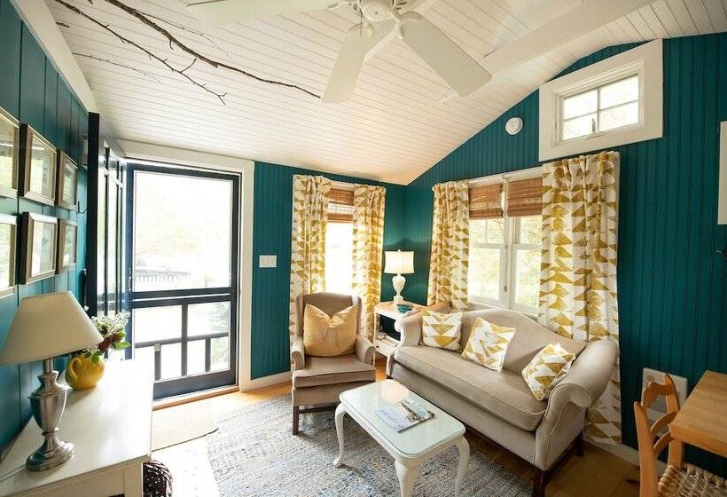 小室, The Cottages At Cabot Cove