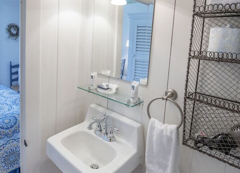 کابین, The Cottages At Cabot Cove