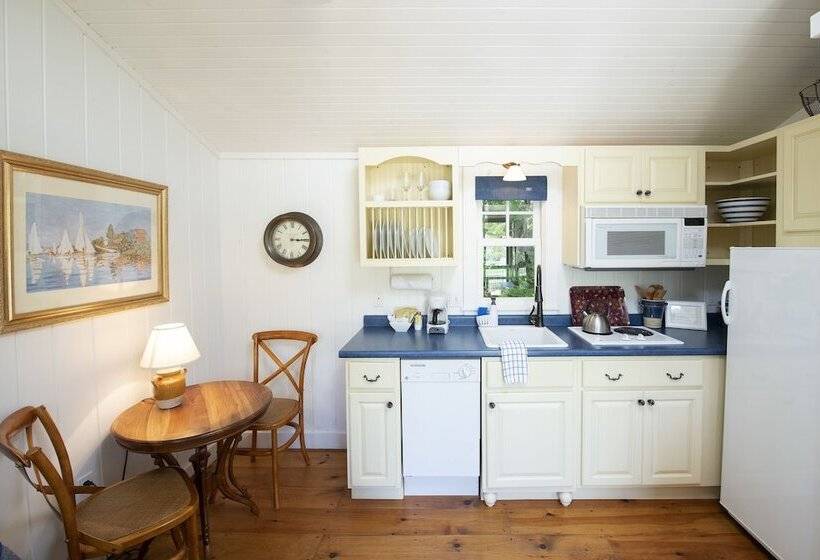 کابین, The Cottages At Cabot Cove