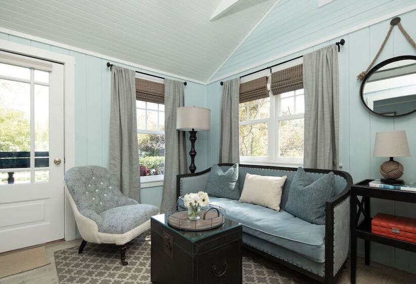 小室, The Cottages At Cabot Cove