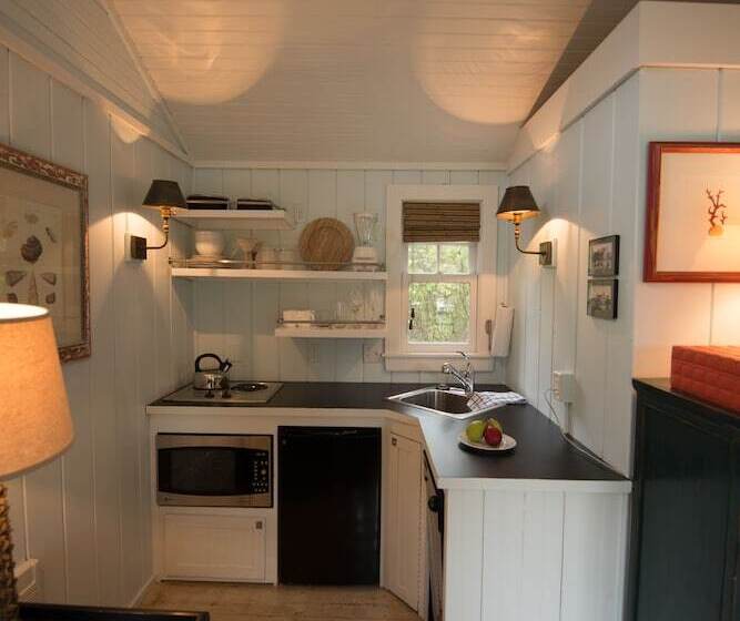 کابین, The Cottages At Cabot Cove