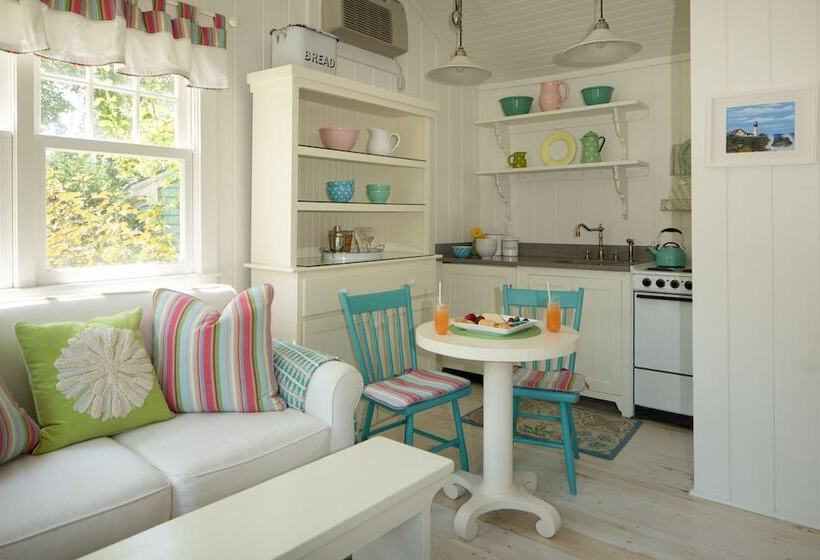 کابین, The Cottages At Cabot Cove