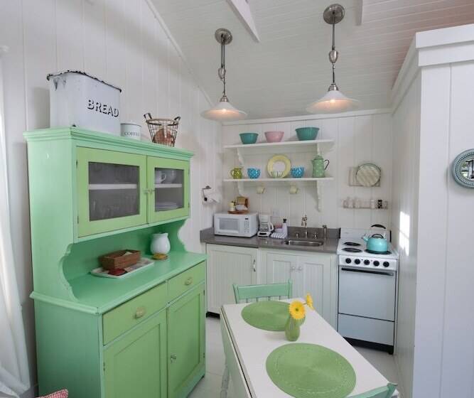 کابین, The Cottages At Cabot Cove