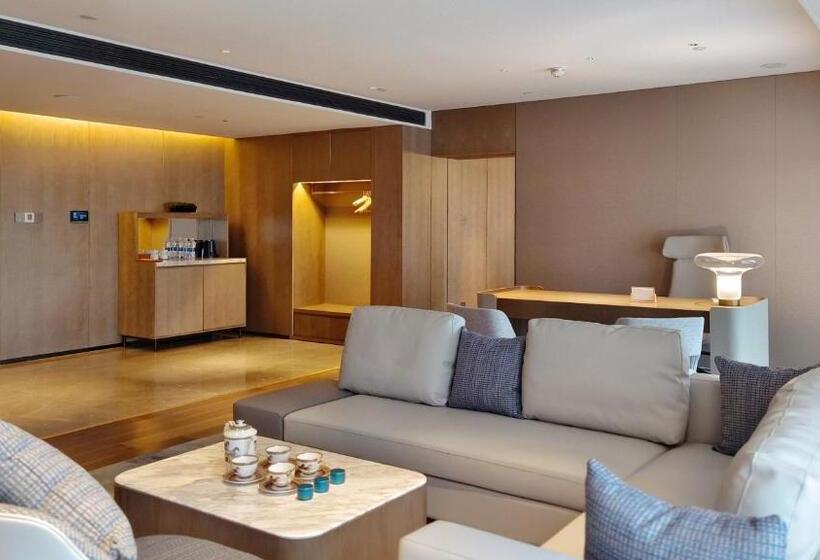 Президентский Люкс, Crowne Plaza Hohhot City Center