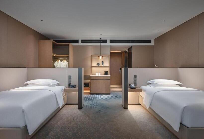 Номер Deluxe, Crowne Plaza Hohhot City Center