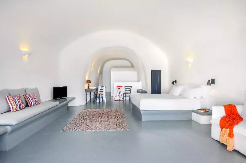 Suite with Pool, Grand Ambassador Santorini