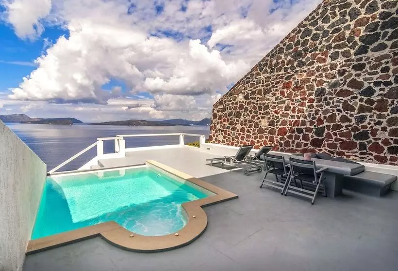 Suite with Pool, Grand Ambassador Santorini