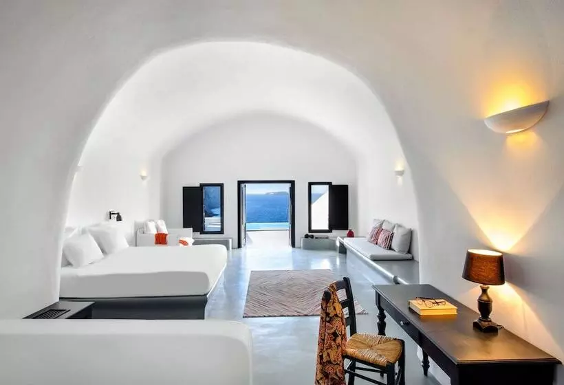 Suite with Pool, Grand Ambassador Santorini