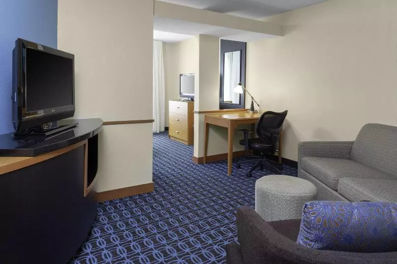 キングサイドベッドのスタンダードワンルーム, Fairfield Inn And Suites By Marriott Seymour