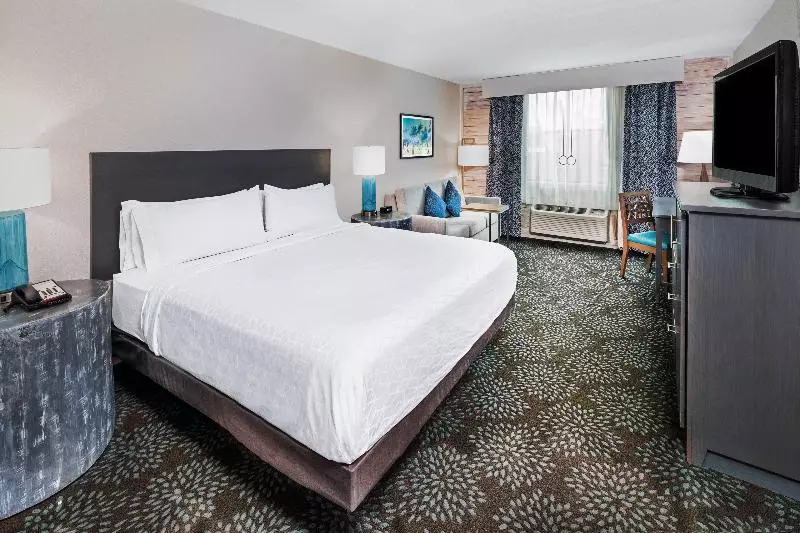 キングサイズベッドのスタンダードルーム, Holiday Inn Resort South Padre Island Beach Front, An Ihg