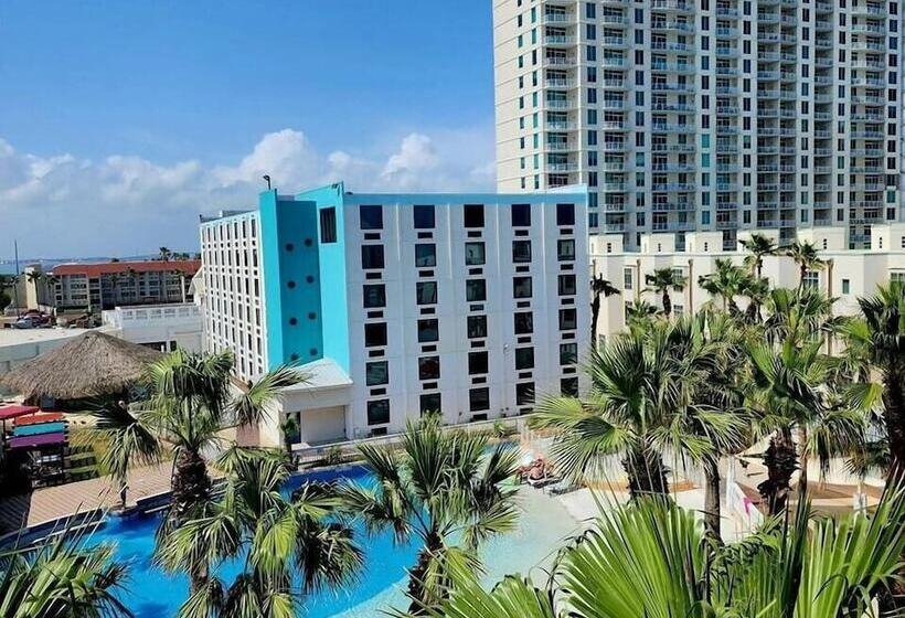 带2个双人床的标准工作室, Holiday Inn Resort South Padre Island Beach Front, An Ihg
