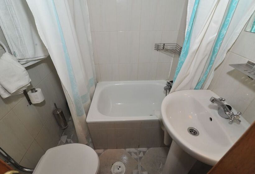 اتاق استاندارد سه نفره, Hostal Goyma Ii