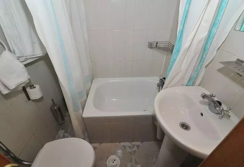 اتاق استاندارد سه نفره, Hostal Goyma Ii
