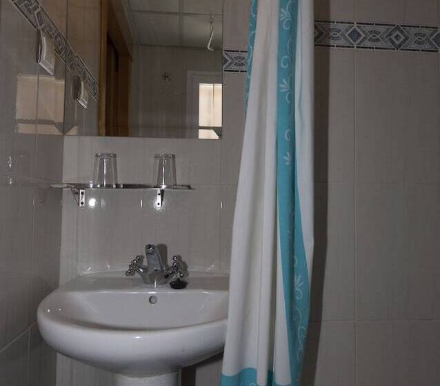 Номер Стандарт Трехместный, Hostal Goyma Ii