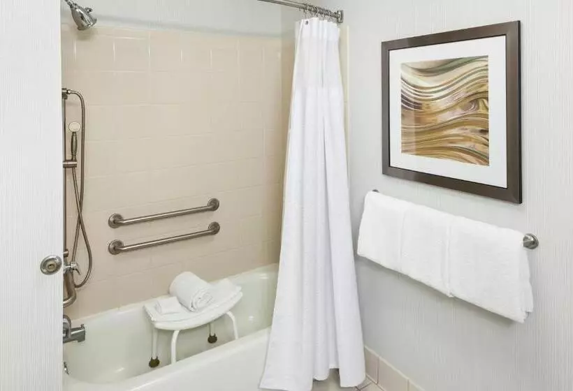 身障者適用キングサイズベッドルーム, Courtyard By Marriott Hattiesburg