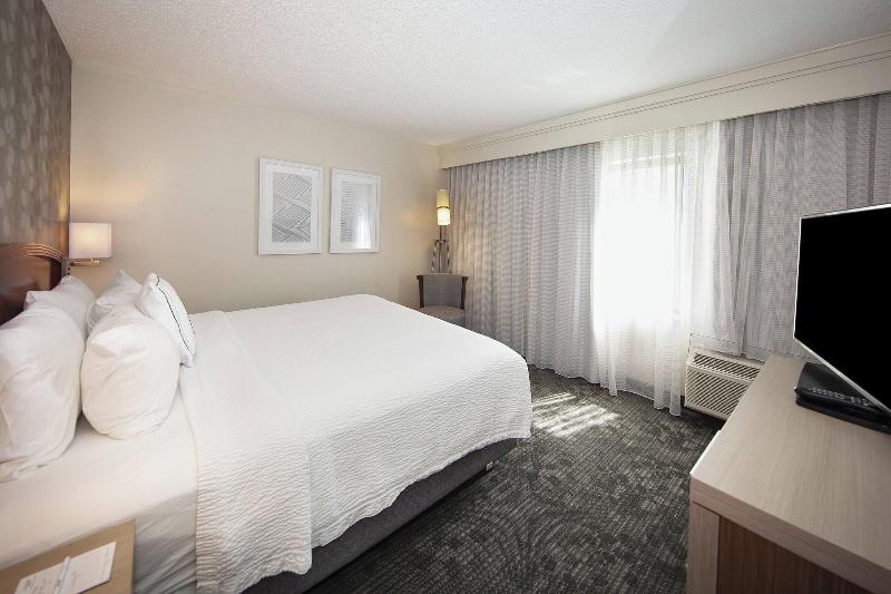 Люкс Кровать Кинг, Courtyard By Marriott Valdosta