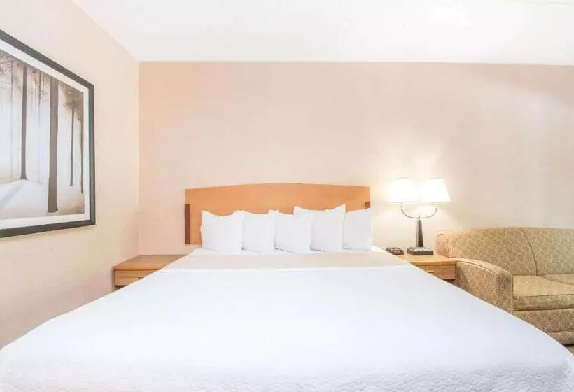 Standard-huone King-vuode, Days Inn By Wyndham Duluth Lakewalk