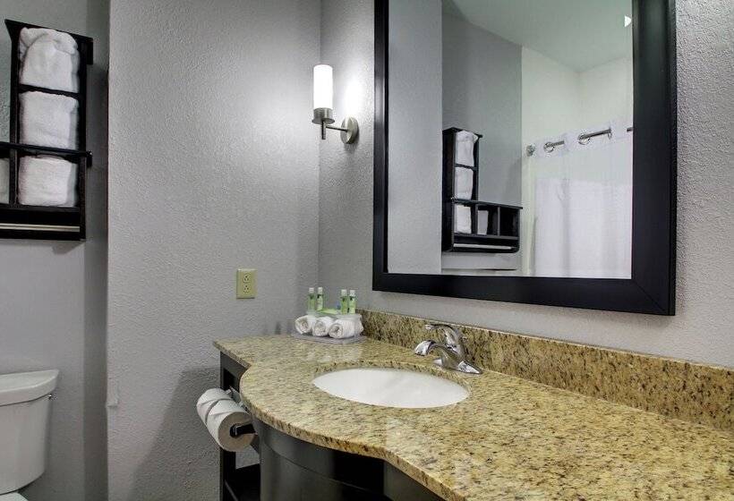 جناح, Holiday Inn Express Natchez South West, An Ihg