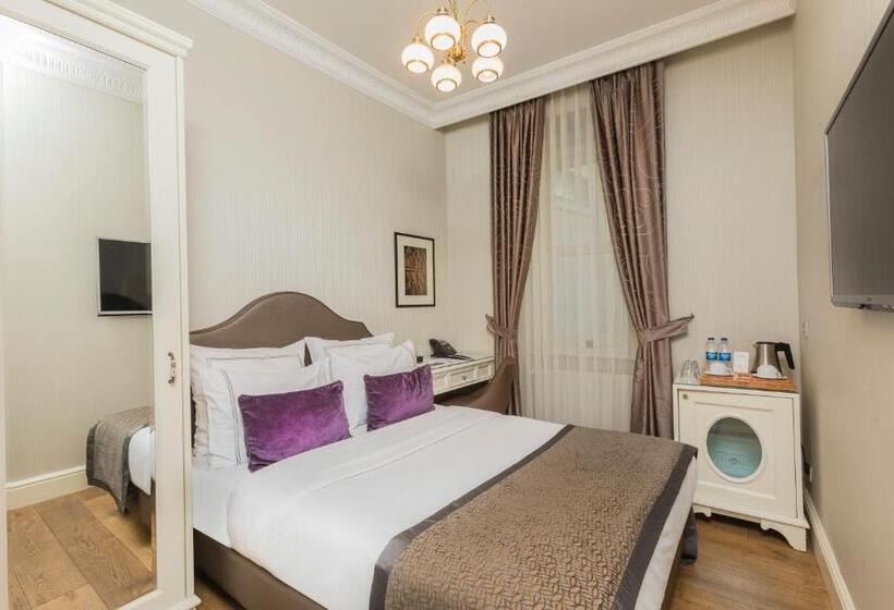 اتاق لوکس با تخت بزرگ, Meroddi Galata Mansion