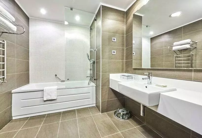 Juniorsviitti, Radisson Blu Hotel, Kyiv Podil City Centre