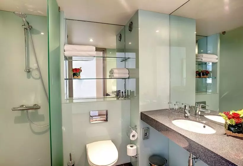 Superior-huone, Ramada Encore Kyiv