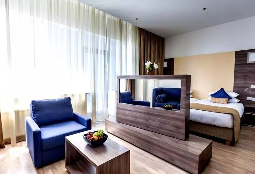 Superior-huone, Ramada Encore Kyiv