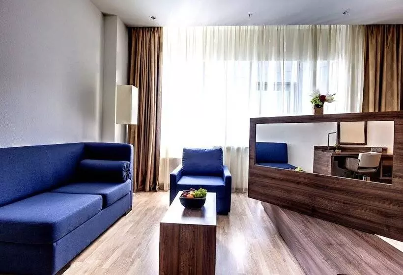 Superior-huone, Ramada Encore Kyiv