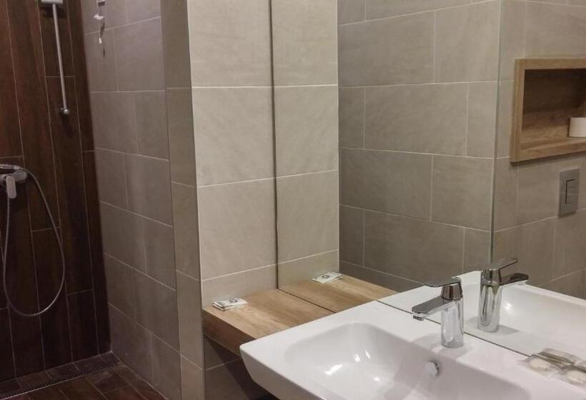 Pokój Czteroosobowy Standard, Villas And Apartments Oaza