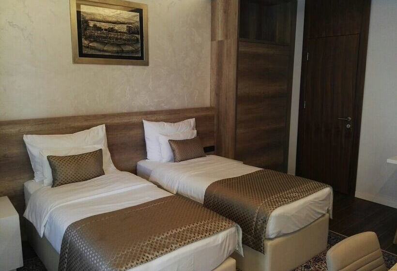 Pokój Standard Trzyosobowy, Villas And Apartments Oaza