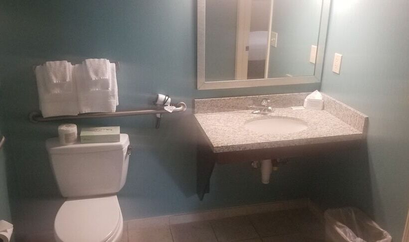 جناح لذوى الاحتياجات الخاصة, Suburban Studios Quantico