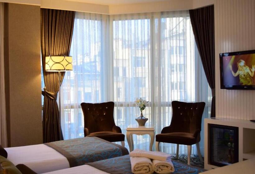 スタンダードトリプルルーム, Taksim Line