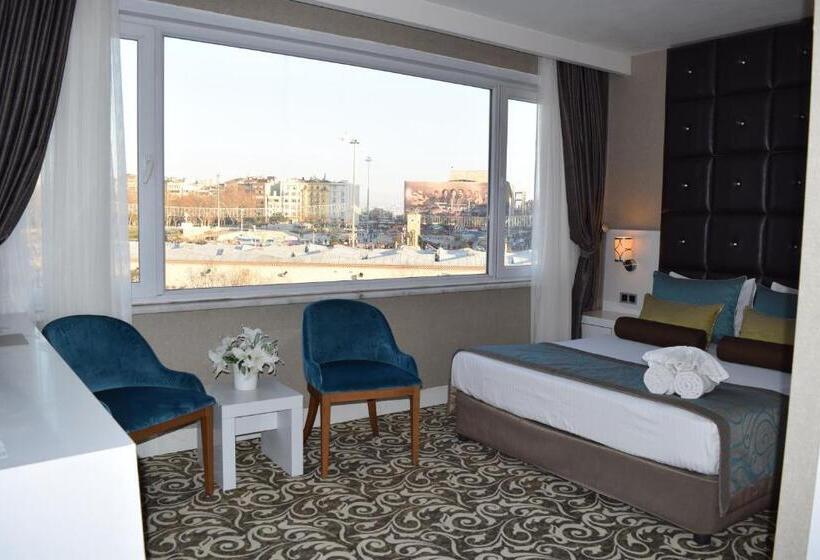 スタンダードトリプルルーム, Taksim Line